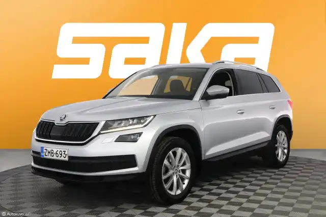 Harmaa Maastoauto, Skoda Kodiaq – ZMB-693