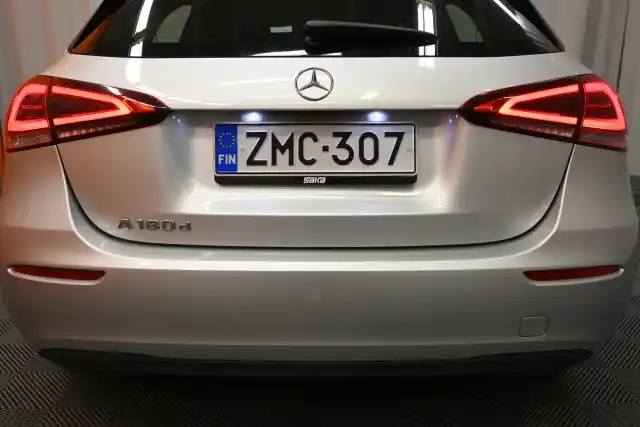 Harmaa Viistoperä, Mercedes-Benz A – ZMC-307