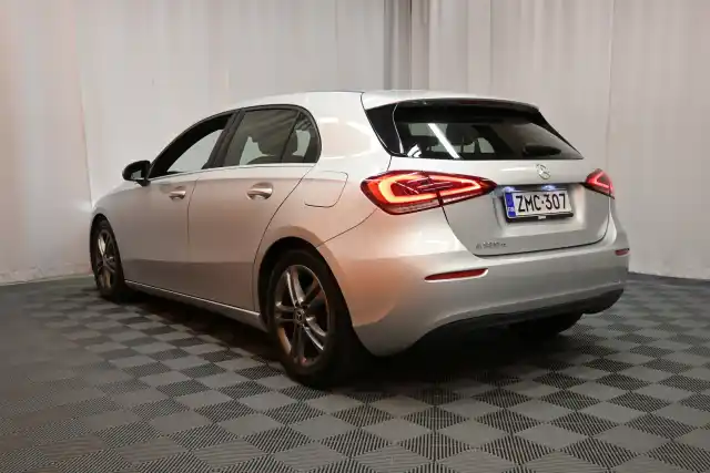 Harmaa Viistoperä, Mercedes-Benz A – ZMC-307