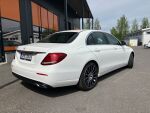 Valkoinen Sedan, Mercedes-Benz E – ZMC-323, kuva 5