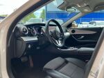 Valkoinen Sedan, Mercedes-Benz E – ZMC-323, kuva 7