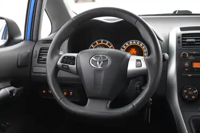 Sininen Viistoperä, Toyota Auris – ZMC-730