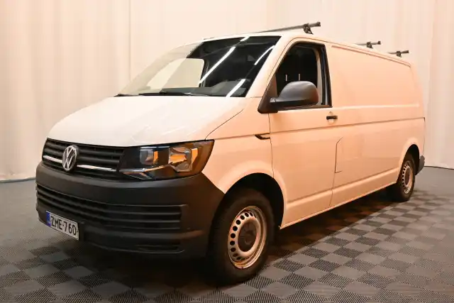 Valkoinen Pakettiauto, Volkswagen Transporter – ZME-760