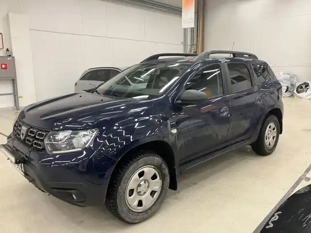 Sininen Maastoauto, Dacia Duster – ZMH-909