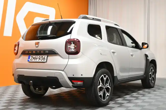 Harmaa Maastoauto, Dacia Duster – ZMH-936