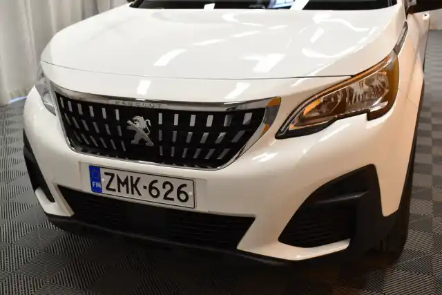 Valkoinen Maastoauto, Peugeot 3008 – ZMK-626