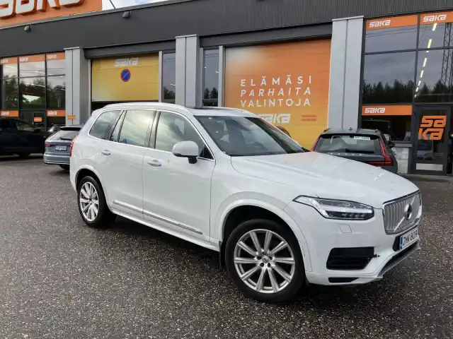 Valkoinen Maastoauto, Volvo XC90 – ZMK-809