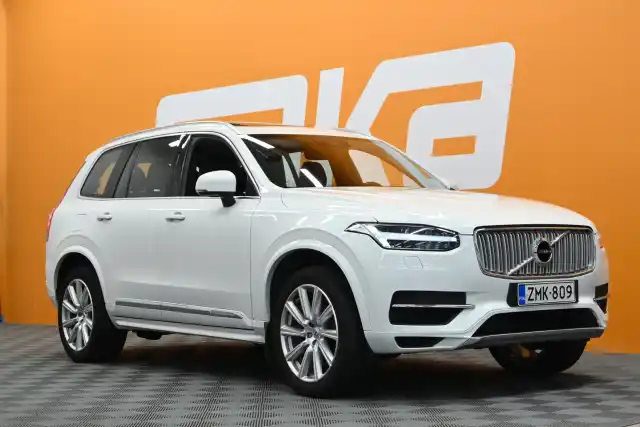 Valkoinen Maastoauto, Volvo XC90 – ZMK-809