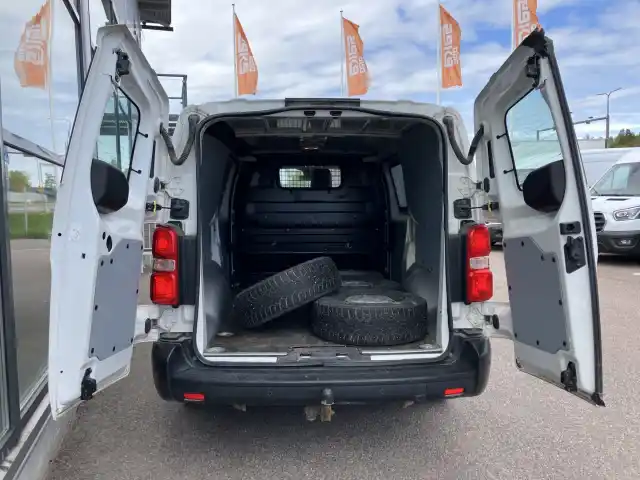 Valkoinen Pakettiauto, Toyota Proace – ZMM-372