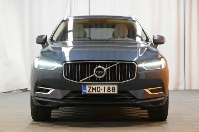 Sininen Maastoauto, Volvo XC60 – ZMO-188