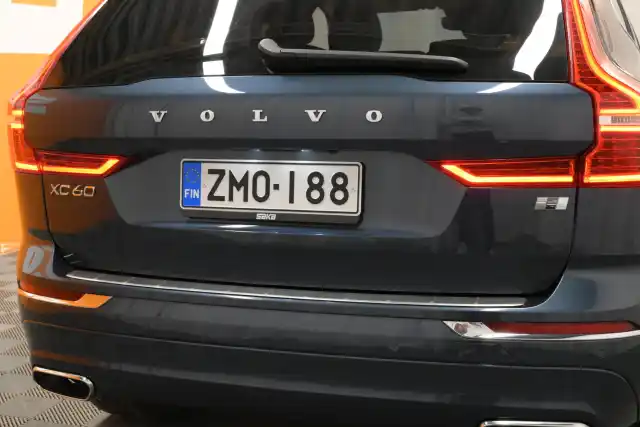 Sininen Maastoauto, Volvo XC60 – ZMO-188