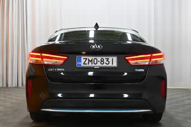 Musta Sedan, Kia Optima – ZMO-831