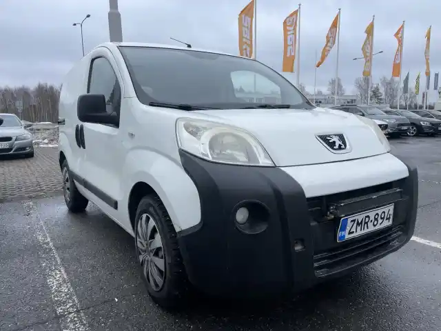 Valkoinen Pakettiauto, Peugeot Bipper – ZMR-894