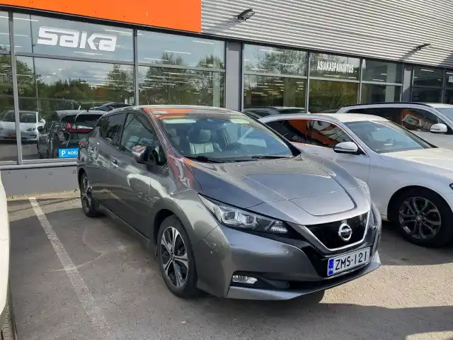 Harmaa Tila-auto, Nissan Leaf – ZMS-121