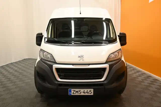 Valkoinen Pakettiauto, Peugeot Boxer – ZMS-445