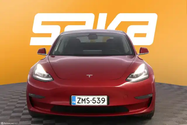 Punainen Sedan, Tesla Model 3 – ZMS-539