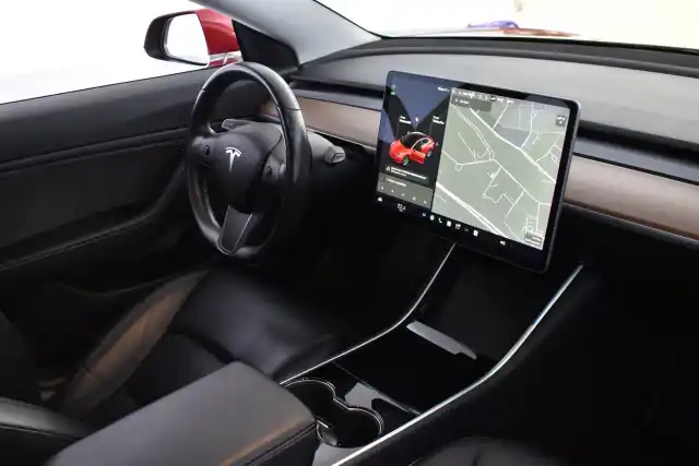 Punainen Sedan, Tesla Model 3 – ZMS-539