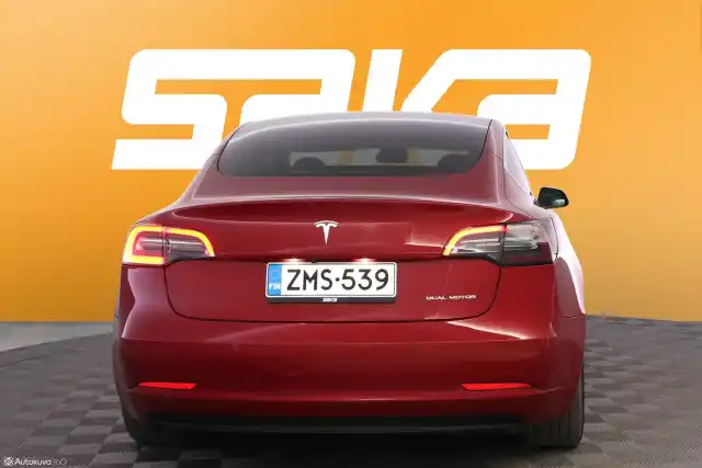 Punainen Sedan, Tesla Model 3 – ZMS-539