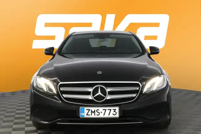 Musta Sedan, Mercedes-Benz E – ZMS-773