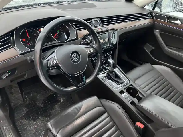 Harmaa Farmari, Volkswagen Passat – ZMS-775