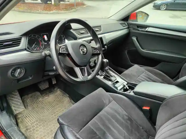 Punainen Farmari, Skoda Superb – ZMS-933