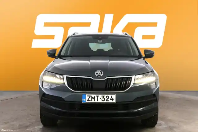 Harmaa Farmari, Skoda Karoq – ZMT-324