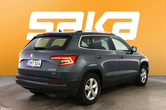 Harmaa Farmari, Skoda Karoq – ZMT-324