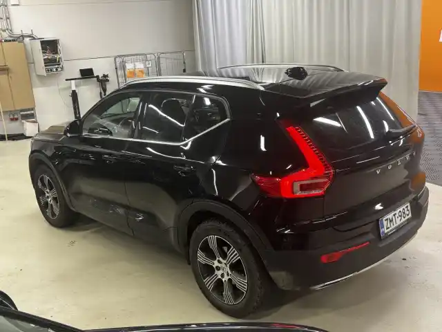 Musta Maastoauto, Volvo XC40 – ZMT-983