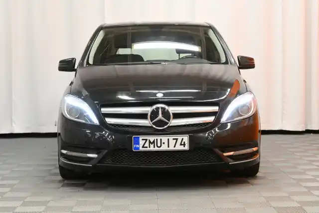 Musta Tila-auto, Mercedes-Benz B – ZMU-174