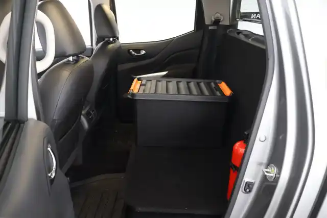 Harmaa Avolava, Nissan Navara – ZMU-237
