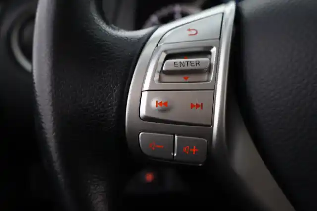 Harmaa Avolava, Nissan Navara – ZMU-237