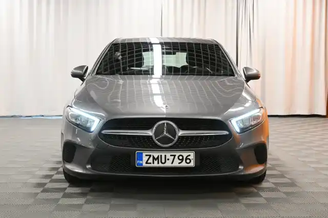 Harmaa Viistoperä, Mercedes-Benz A – ZMU-796