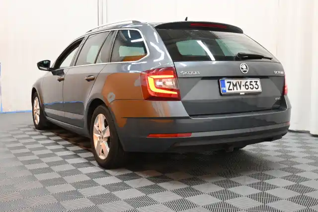 Harmaa Farmari, Skoda Octavia – ZMV-653