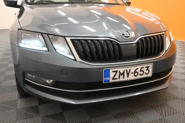 Harmaa Farmari, Skoda Octavia – ZMV-653