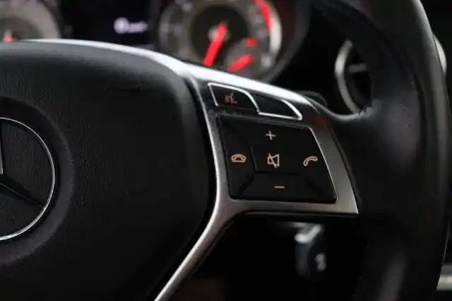 Harmaa Avoauto, Mercedes-Benz SLK – ZMV-914