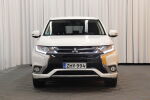 Valkoinen Maastoauto, Mitsubishi Outlander PHEV – ZMV-994, kuva 2