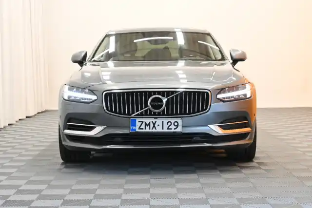 Harmaa Sedan, Volvo S90 – ZMX-129