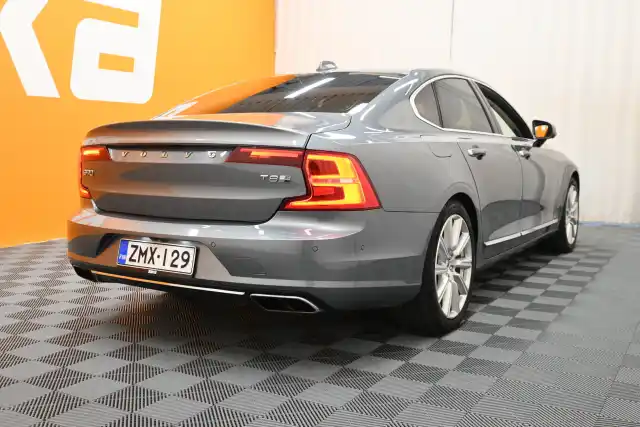 Harmaa Sedan, Volvo S90 – ZMX-129