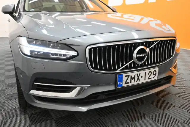 Harmaa Sedan, Volvo S90 – ZMX-129