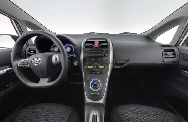 Hopea Viistoperä, Toyota Auris – ZMX-614