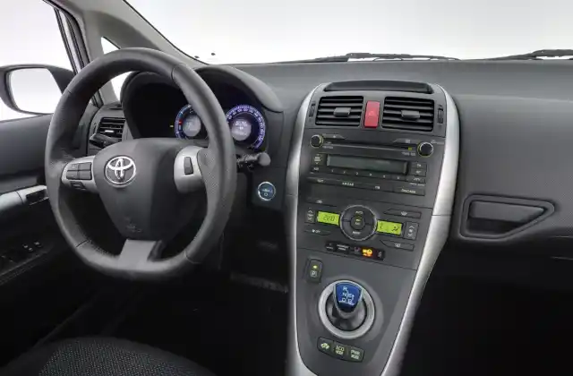 Hopea Viistoperä, Toyota Auris – ZMX-614