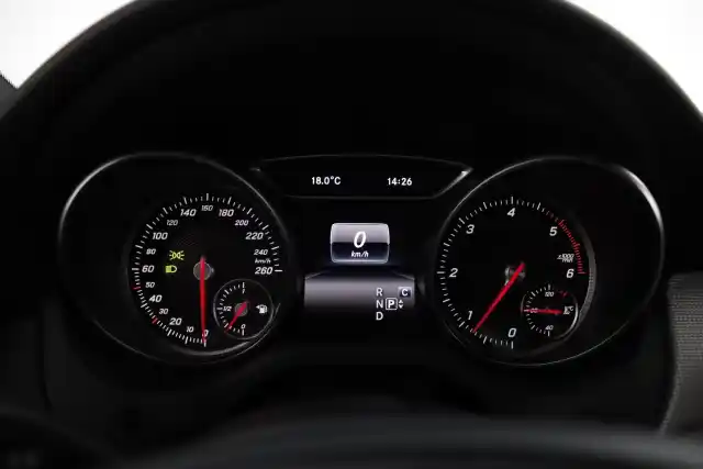Valkoinen Farmari, Mercedes-Benz CLA – ZMX-689