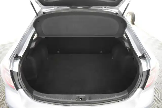 Harmaa Viistoperä, Mazda 6 – ZMY-504
