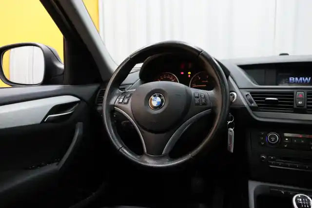 Musta Farmari, BMW X1 – ZMZ-588