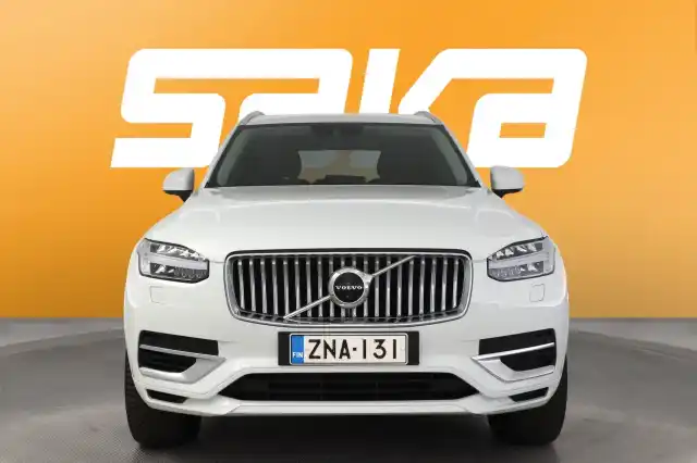 Valkoinen Maastoauto, Volvo XC90 – ZNA-131