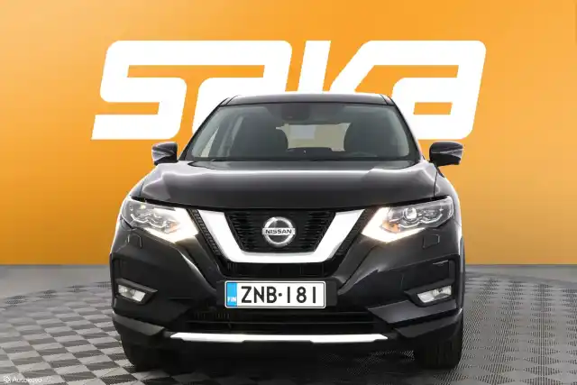 Musta Maastoauto, Nissan X-Trail – ZNB-181