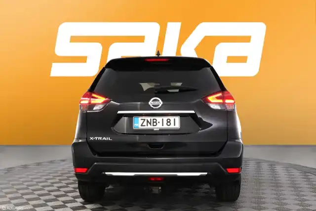 Musta Maastoauto, Nissan X-Trail – ZNB-181