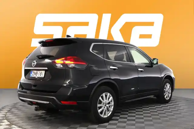 Musta Maastoauto, Nissan X-Trail – ZNB-181