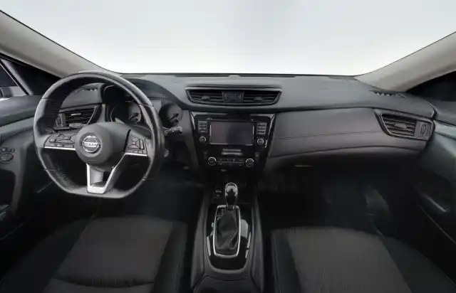 Musta Maastoauto, Nissan X-Trail – ZNB-181