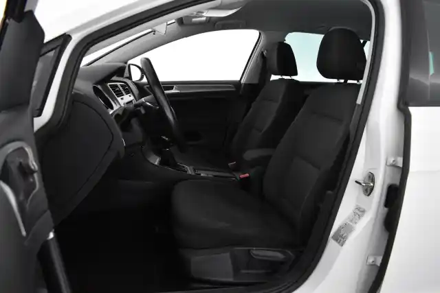 Valkoinen Farmari, Volkswagen Golf – ZNC-184